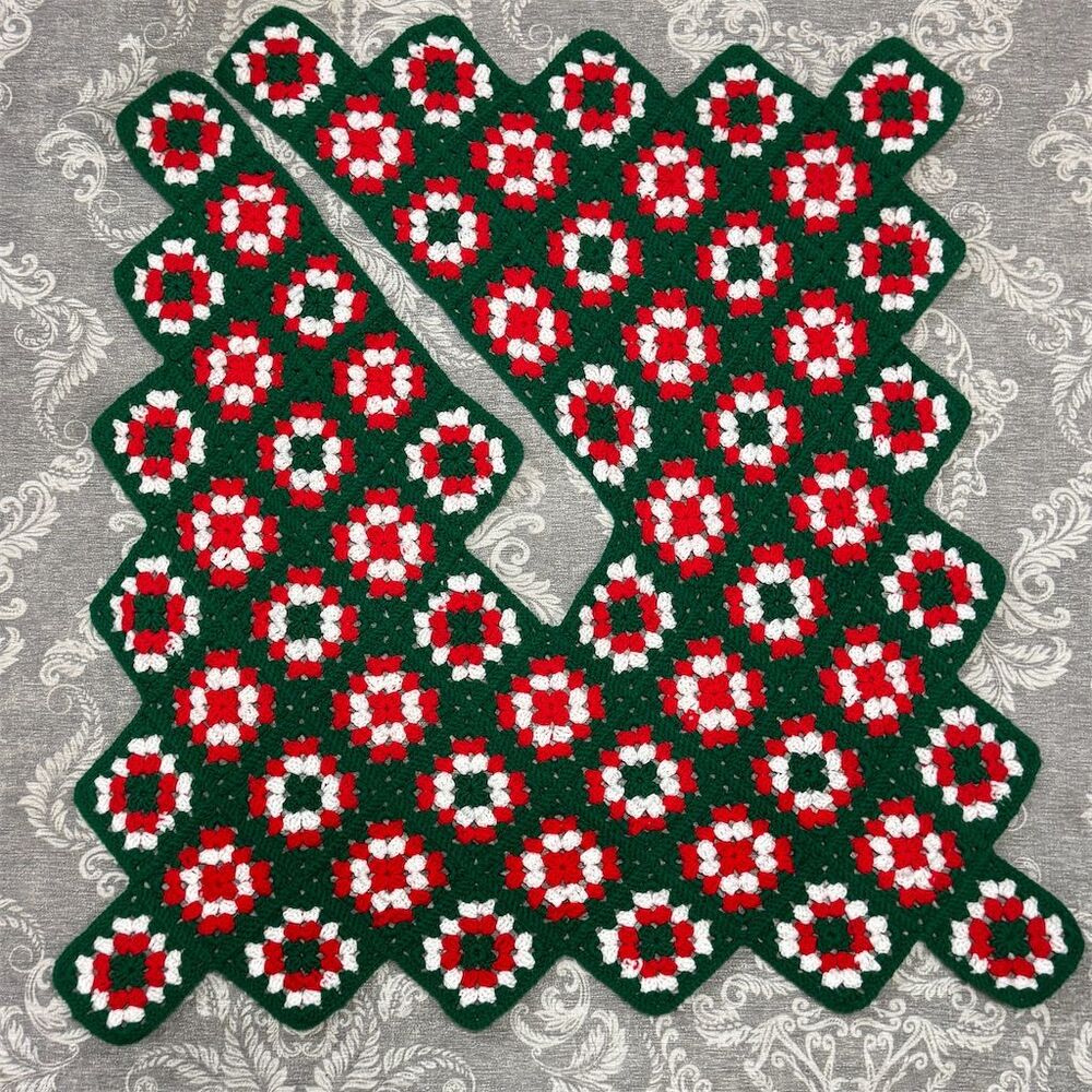 Handmade Vintage Granny Square Christmas Tree Skirt Frilled Large 45"